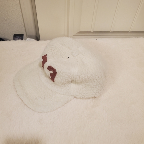 Hat - Picture 2 of 3